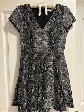 Banana Republic Heritage Party Dress, Black, Ivory, and Gold
Size 2